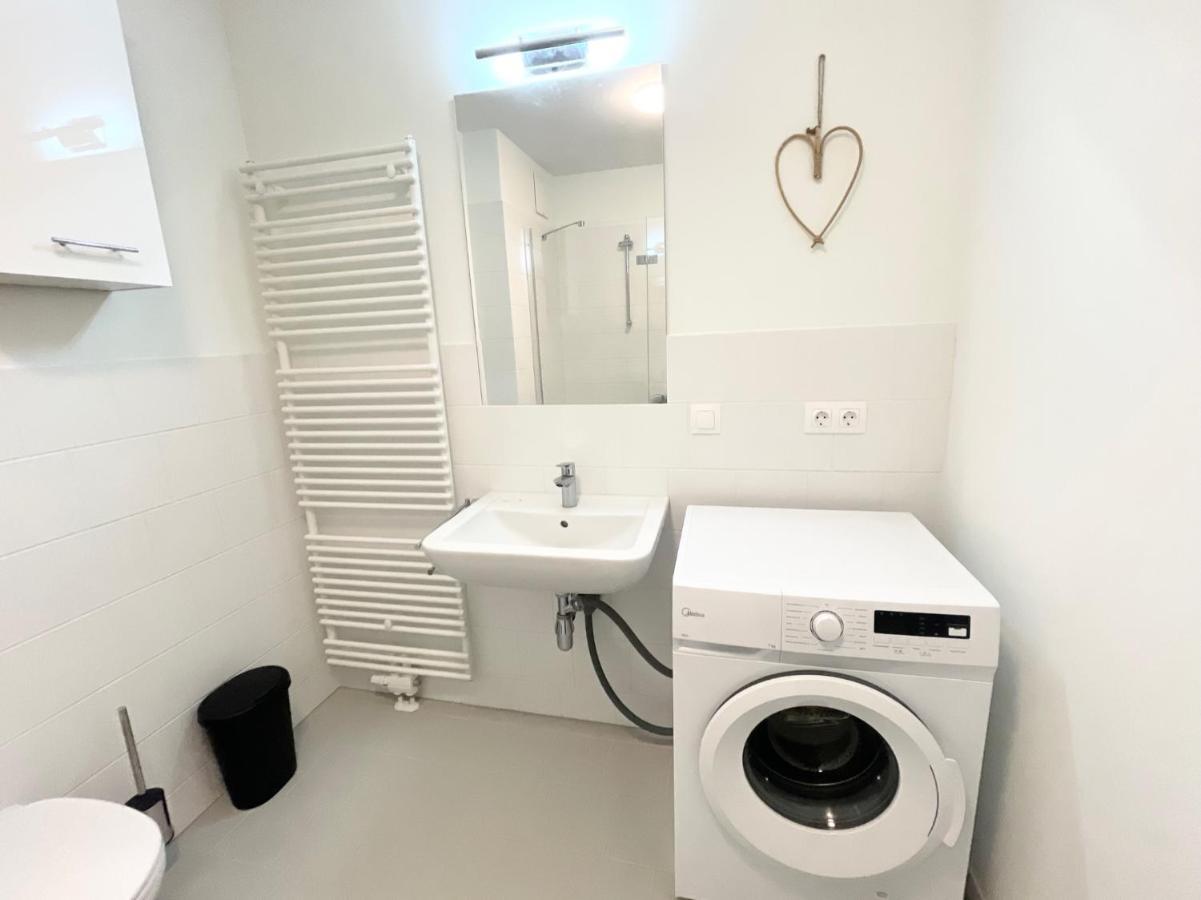 Central 55M2 Flat With Balcony & Parking Wien Exterior foto
